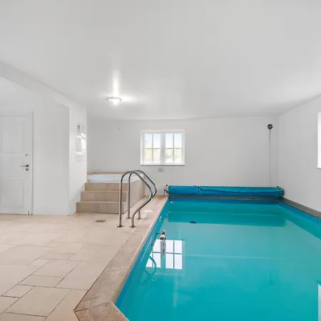 Beautiful In With Sauna Vakantiehuis
